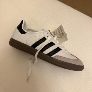White Adidas Samba - men’s 5.5